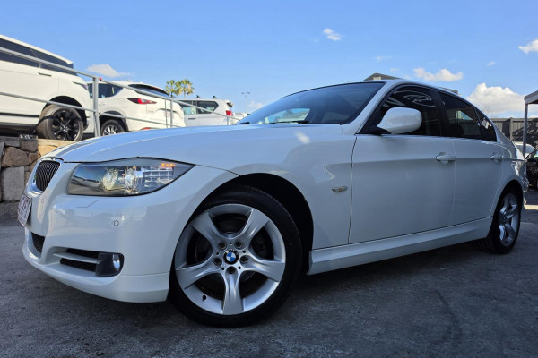 2011 BMW 3 Series E90 320i M Sport Sedan Image 1