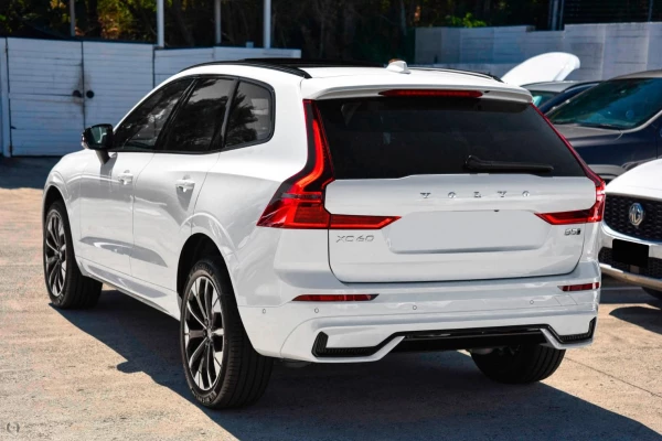 2026 Volvo XC60 UZ Ultra B5 Dark SUV Image 5