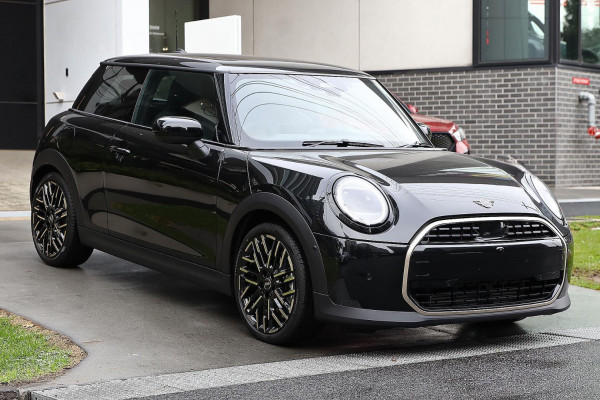 MINI Cooper C Favoured F66
