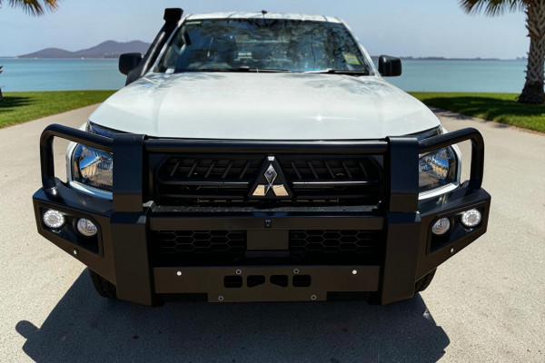 2026 Mitsubishi Triton MV GLX Ute Image 2