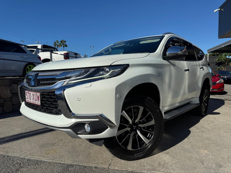 2017 Mitsubishi Pajero Sport QE Exceed SUV Image 2