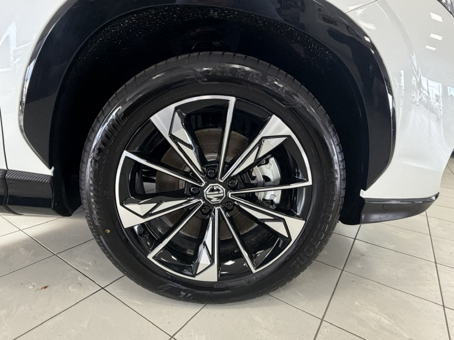 2025 MG HS AS33H Essence Hybrid+ SUV Image 7