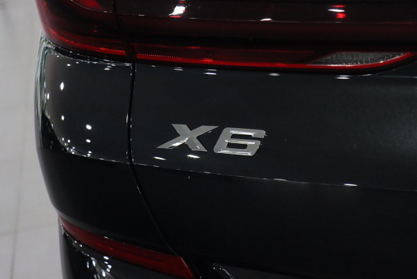 2025 BMW X6 G06 LCI xDrive30d M Sport SUV image 4