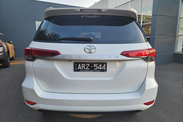 2017 Toyota Fortuner GUN156R GX SUV Image 6