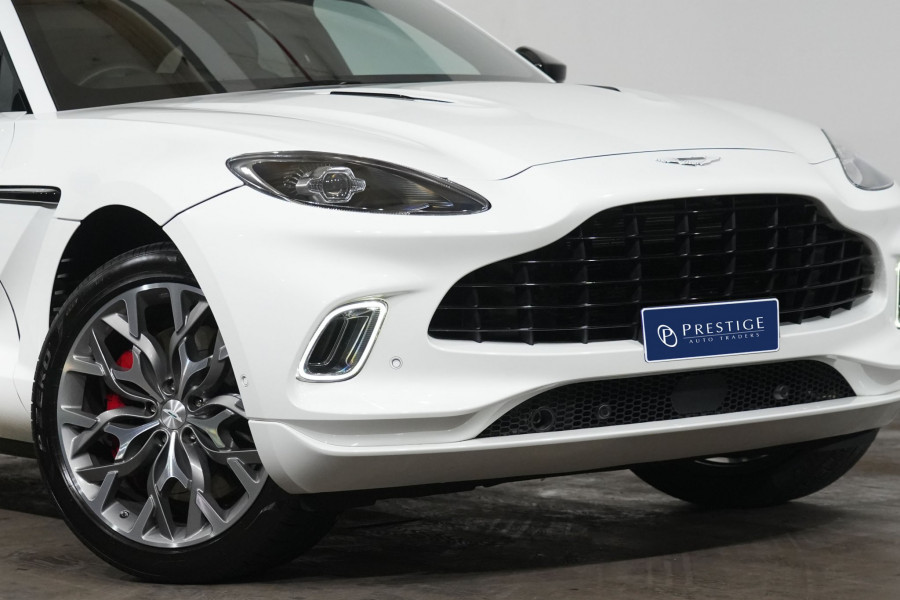 2022 Aston Martin DBX SUV Image 2
