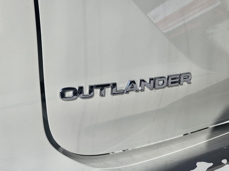 2025 Mitsubishi Outlander ZM LS SUV Image 7