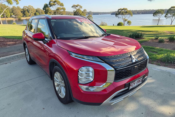 2023 Mitsubishi Outlander ZM LS SUV