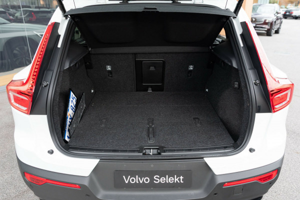 2025 MY26 Volvo XC40 XZ Ultra B4 Dark SUV Image 22
