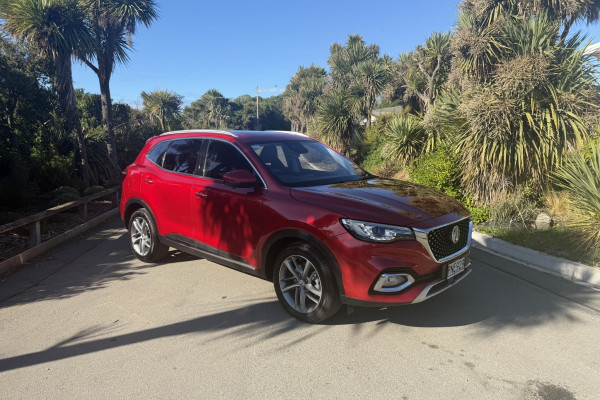 2022 MG HS Essence SUV