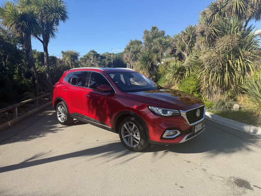 2022 MG HS Essence SUV Image 1