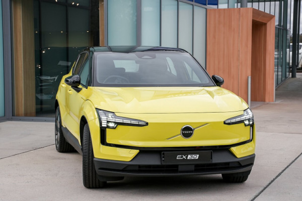 2024 MY25 Volvo EX30  Single Motor Extended Range Plus SUV Image 7
