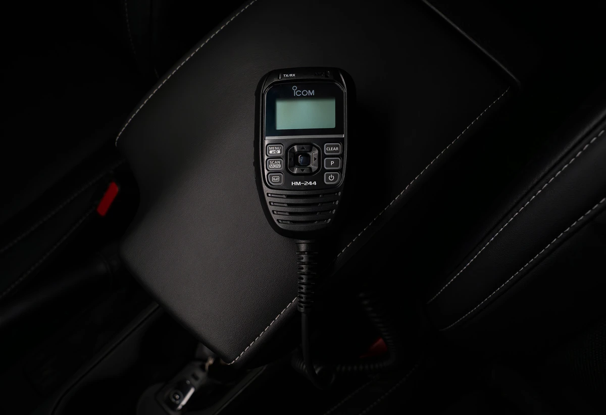 UHF RADIO