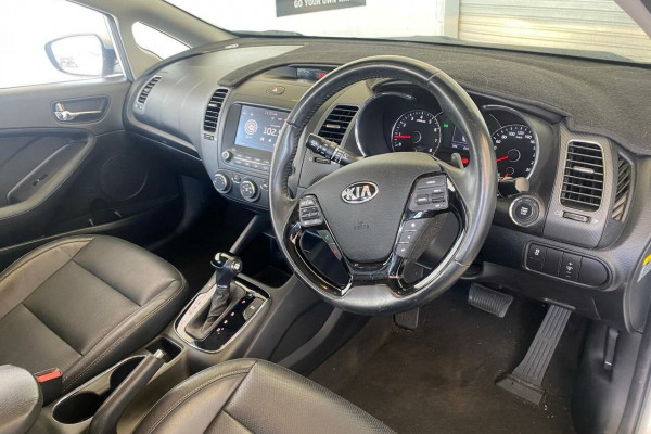 2017 MY18 Kia Cerato YD Sport+ Hatch Image 18