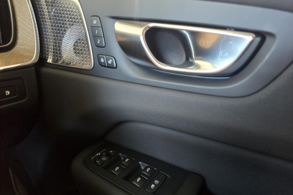 2026 Volvo XC60 UZ Ultra T8 Plug-in Hybrid Dark SUV Image 20