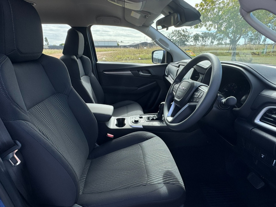 2026 Isuzu MU-X RJ LS-M SUV Image 9