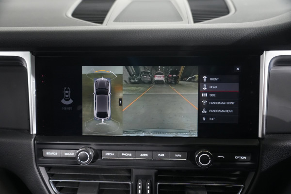 2021 Porsche Macan SUV image 21