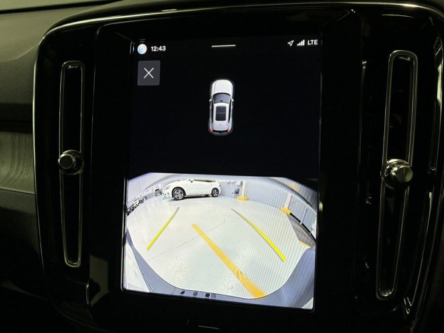 2025 Volvo XC40 XZ Plus B4 SUV Image 15