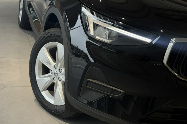 2026 Volvo XC40 XZ Plus B4 SUV Image 2