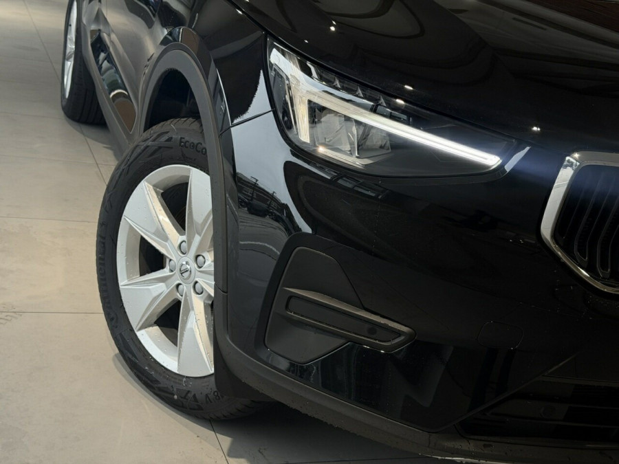 2026 Volvo XC40 XZ Plus B4 SUV Image 2