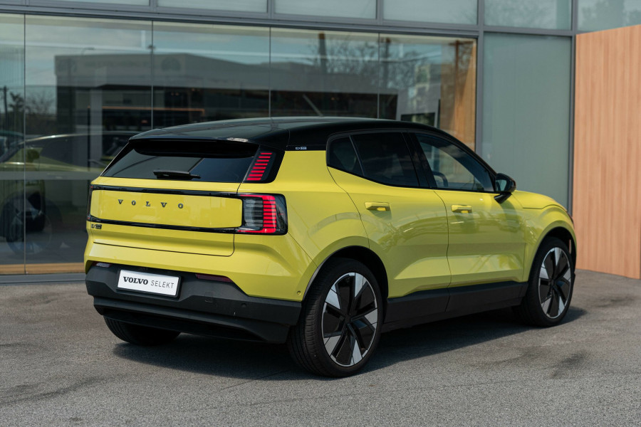 2025 Volvo EX30  Twin Motor Performance Ultra SUV Image 2