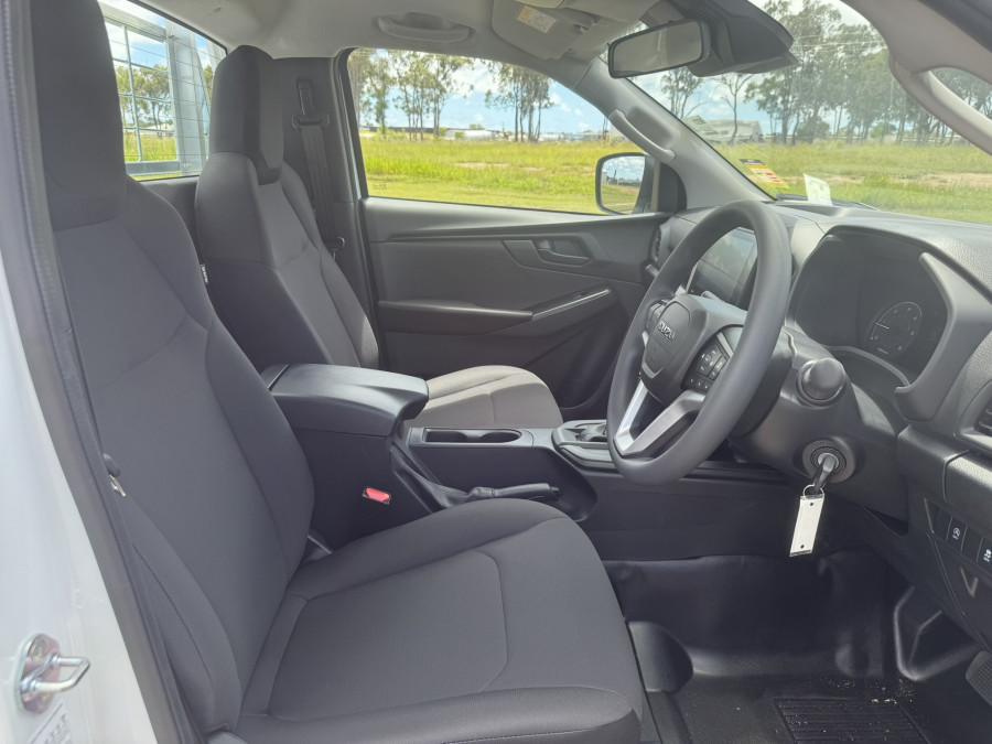 2026 Isuzu D-MAX RG SX Cab Chassis Image 9