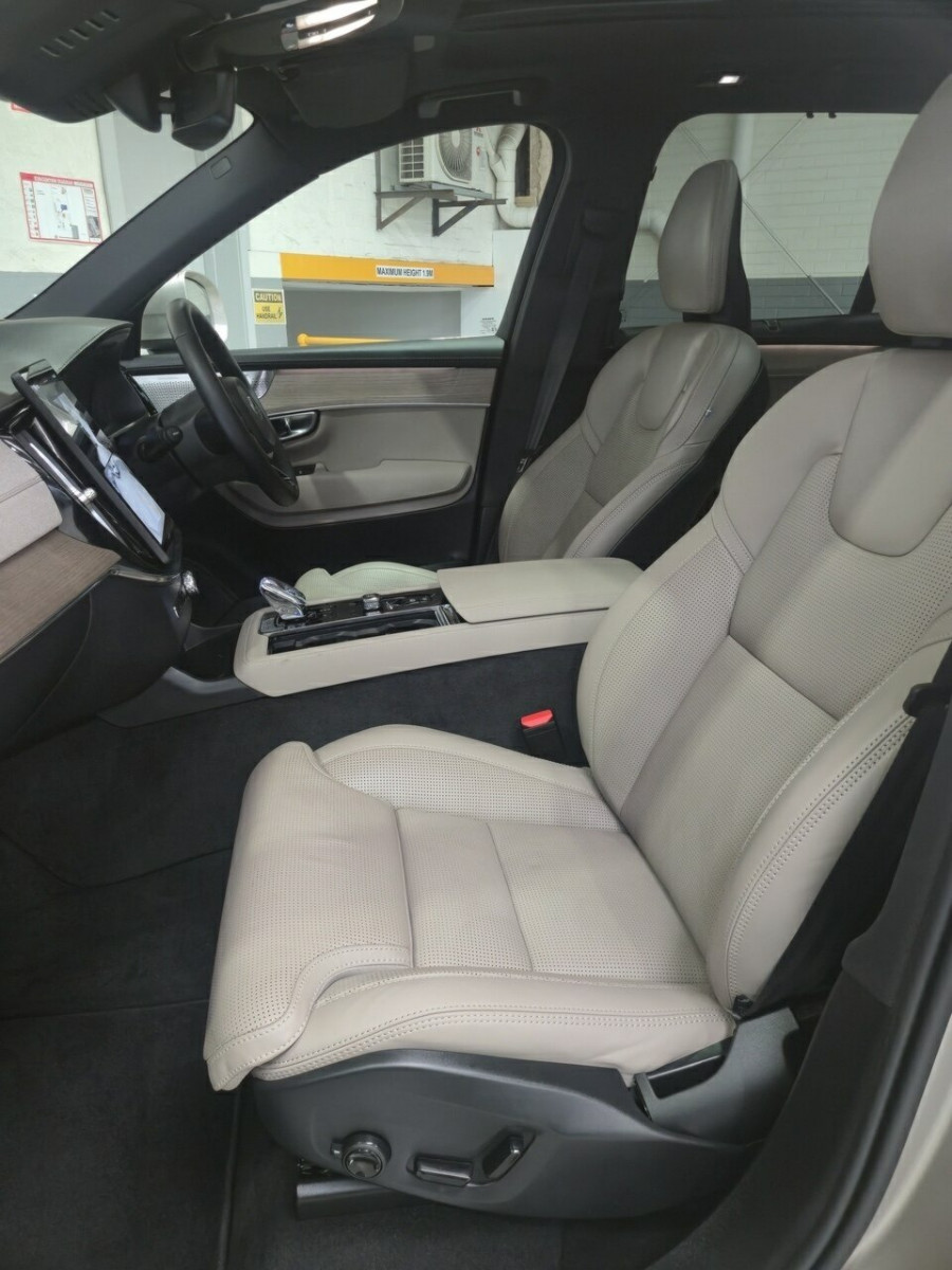 2024 MY25 Volvo XC90 L Series Ultra B5 Bright SUV Image 19