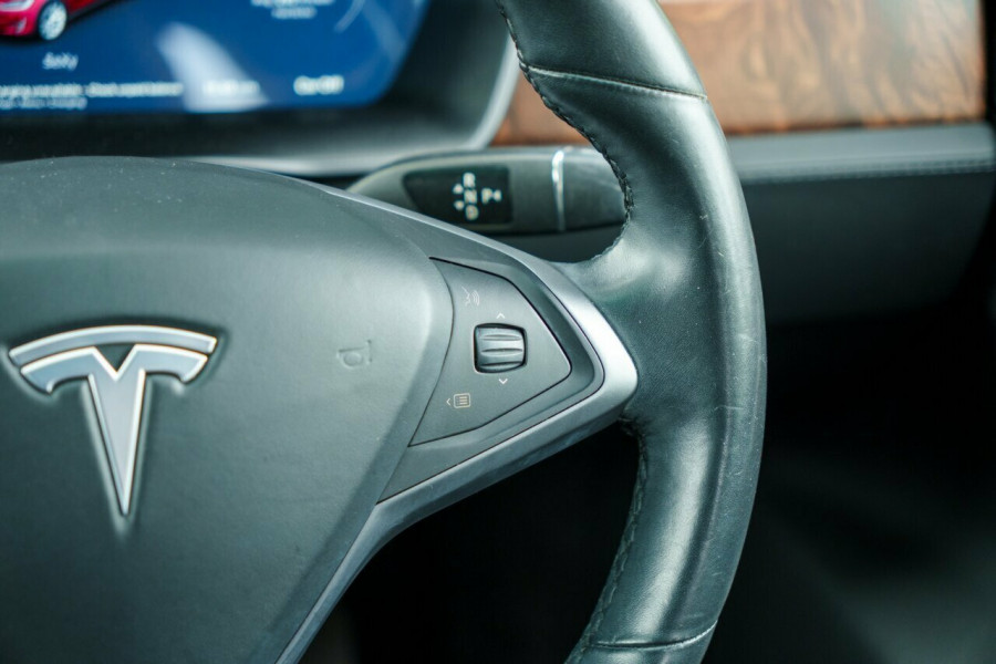 2019 Tesla Model X Long Range AWD Wagon Image 10