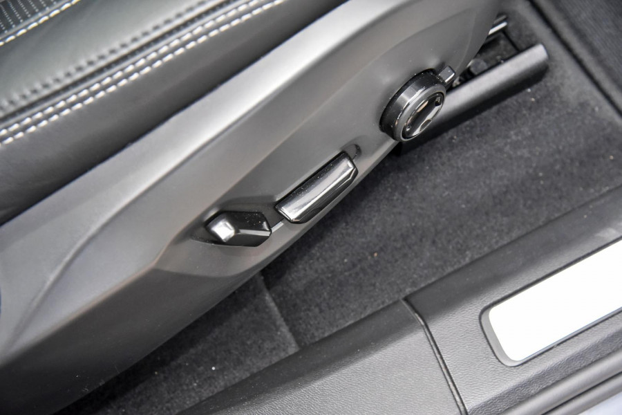 2023 Volvo XC60  Ultimate B5 Bright SUV Image 15