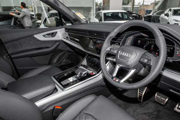 2025 MY26 Audi SQ7 4M TFSI SUV image 7