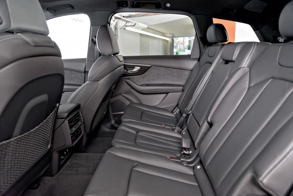 2026 Audi Q7 4M TFSI 250kW S line SUV image 10