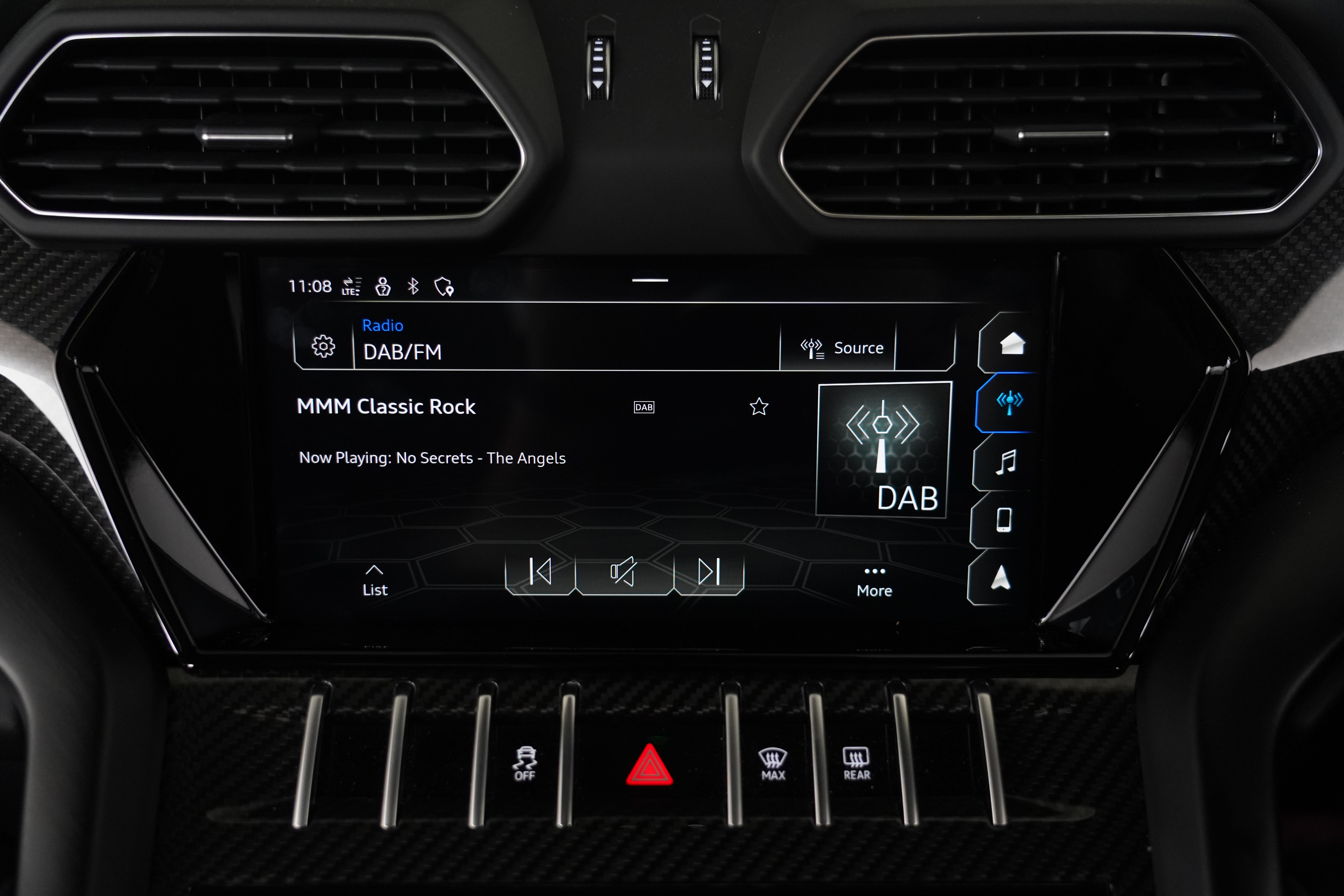 2022 Lamborghini Urus SUV Image 50