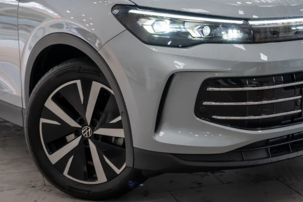 2025 MY26 Volkswagen Tiguan CT R SUV Image 6