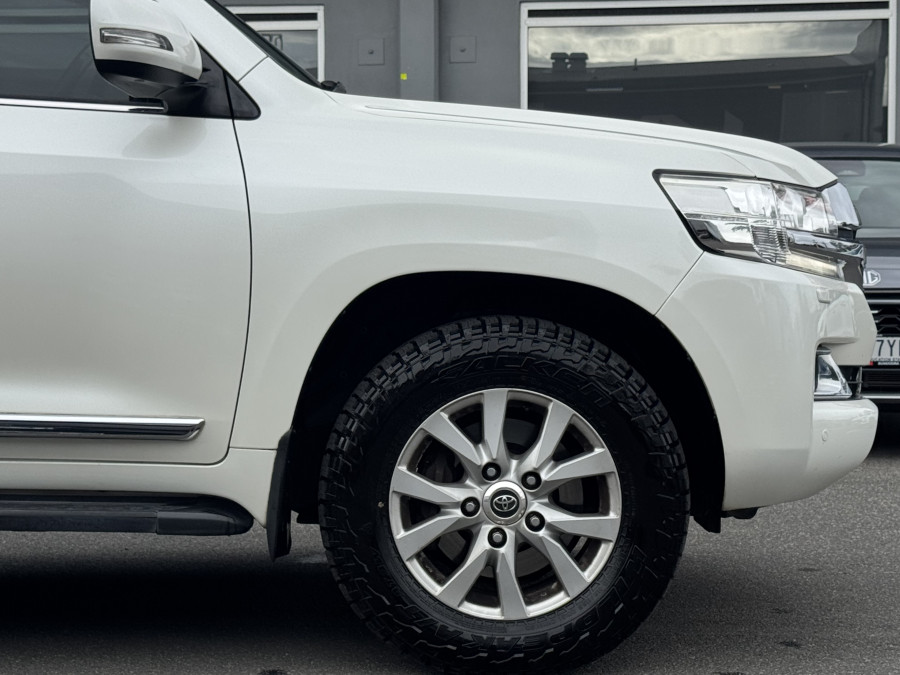 2017 Toyota LandCruiser VDJ200R Sahara SUV Image 3