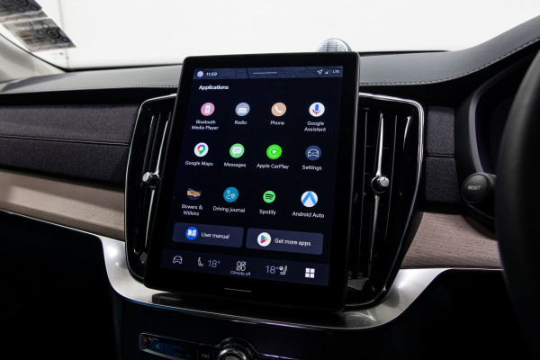 2025 Volvo XC90 L Series Ultra T8 Plug-In Hybrid SUV Image 16