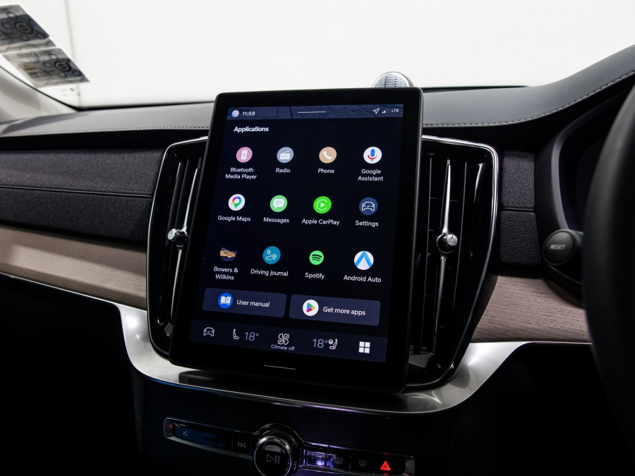 2025 Volvo XC90 L Series Ultra T8 Plug-In Hybrid SUV Image 16