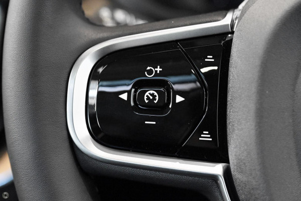 2026 Volvo XC60 UZ Ultra B5 Dark SUV Image 12
