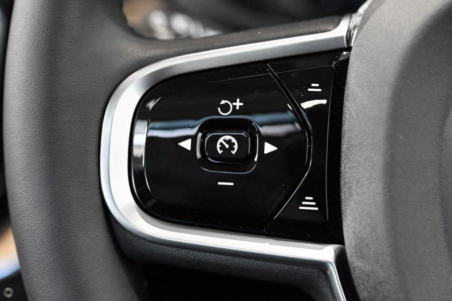 2026 Volvo XC60 UZ Ultra B5 Dark SUV Image 12