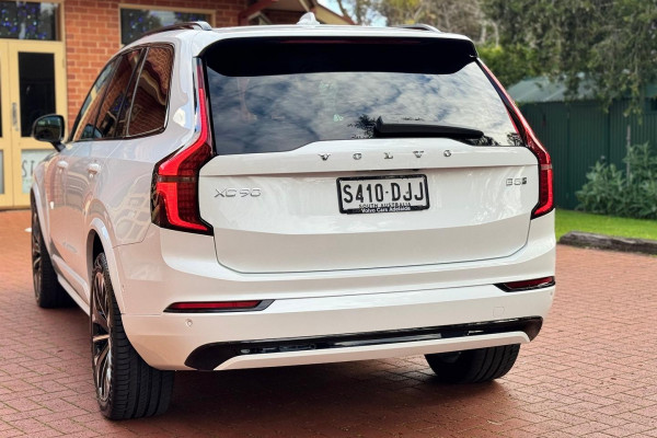 2026 Volvo XC90 L Series Ultra B5 Dark SUV Image 6