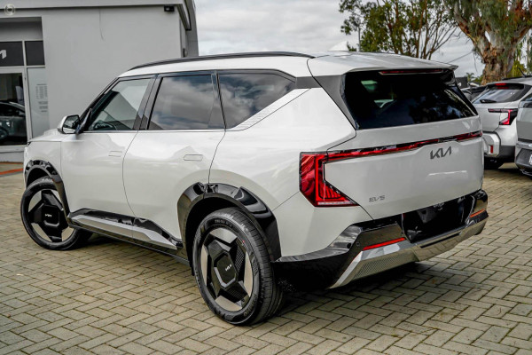 2026 Kia EV5 OVc Earth SUV Image 4