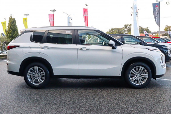 2024 Mitsubishi Outlander ZM LS SUV Image 5