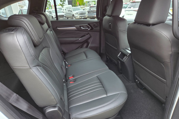 2026 Isuzu MU-X RJ LS-T SUV Image 10