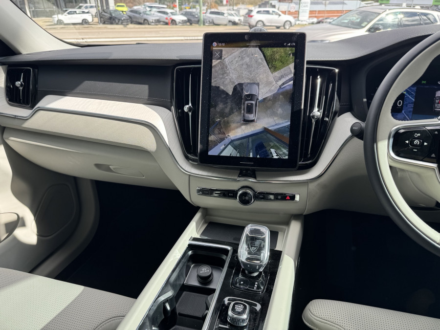 2026 Volvo XC60 UZ Ultra T8 Plug-in Hybrid Dark SUV Image 12