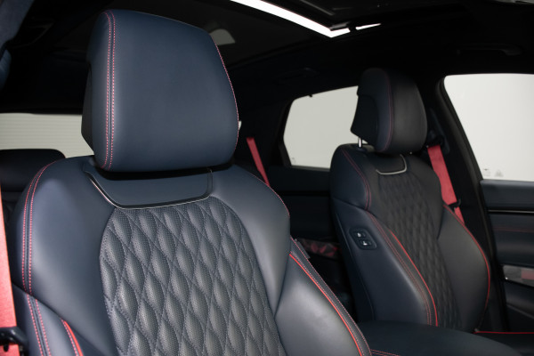 2022 Genesis GV70 2.5t Awd SUV image 4