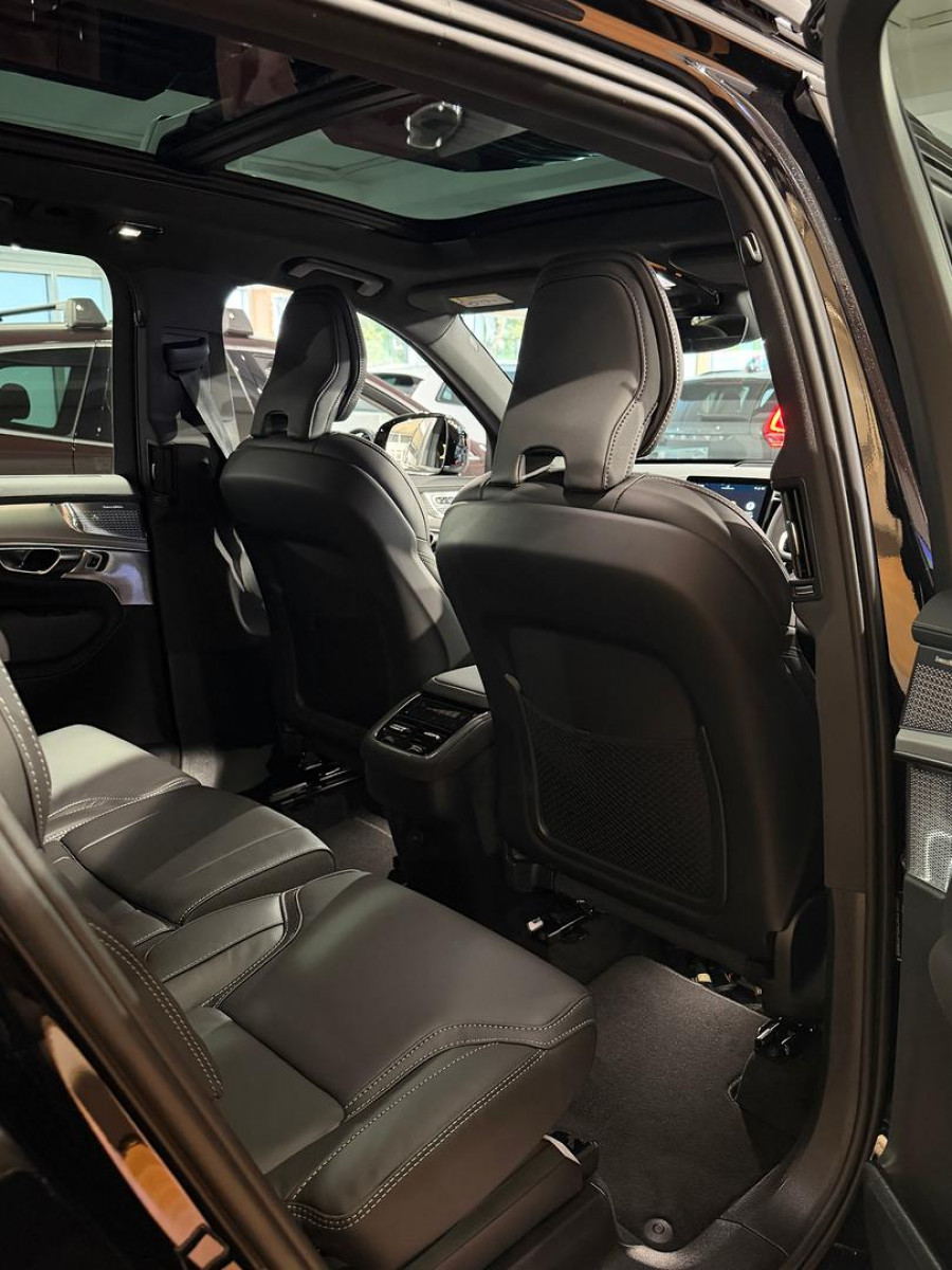 2026 Volvo XC90 L Series Black Edition SUV Image 10