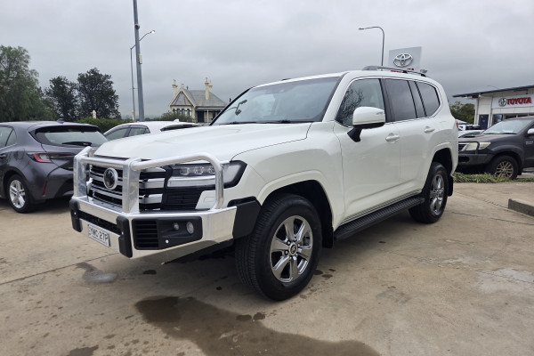 2024 Toyota LandCruiser FJA300R VX SUV Image 3