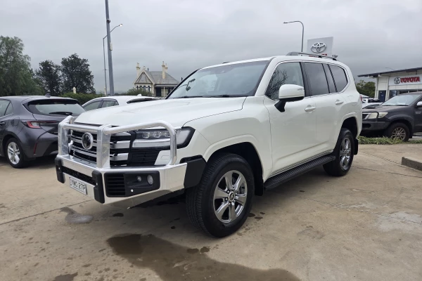 2024 Toyota LandCruiser FJA300R VX SUV Image 3