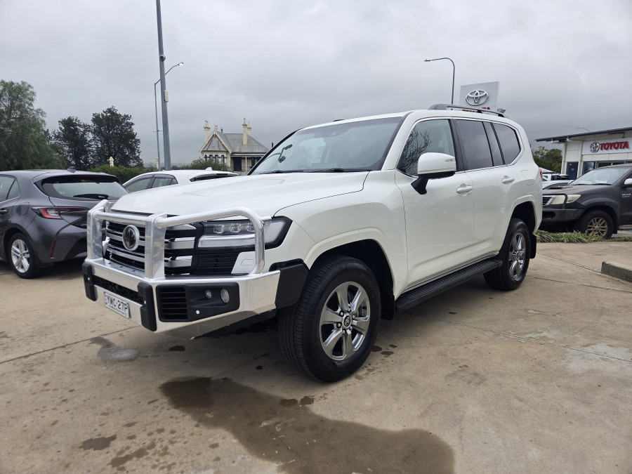 2024 Toyota LandCruiser FJA300R VX SUV Image 3