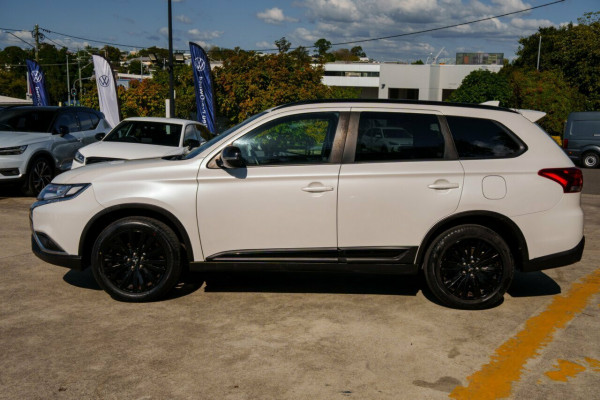 2021 Mitsubishi Outlander ZL Black Edition SUV Image 4