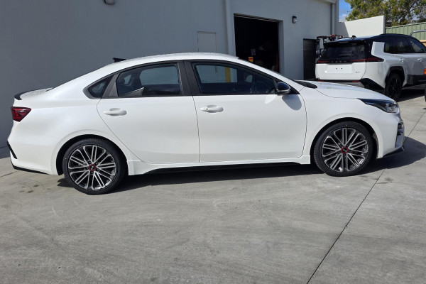 2020 Kia Cerato BD GT Sedan Image 2