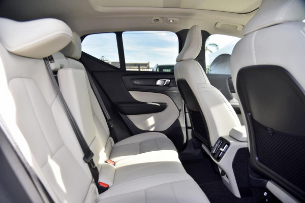 2025 MY26 Volvo XC40 XZ Plus B4 SUV Image 11